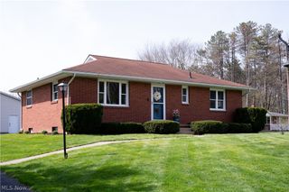 8345 Schubert Avenue N, Alliance, OH 44601