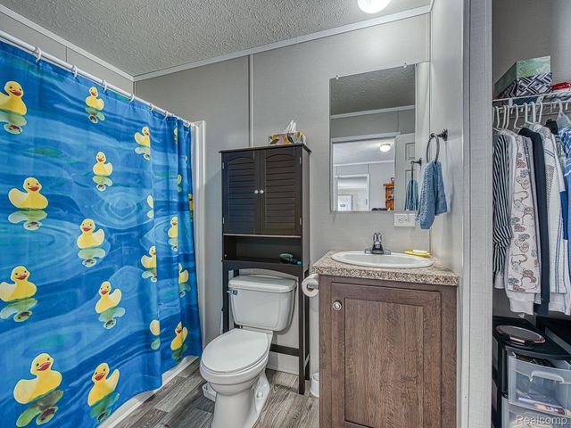 139 Menlo Park Dr, Van Buren Charter Township, MI 48111