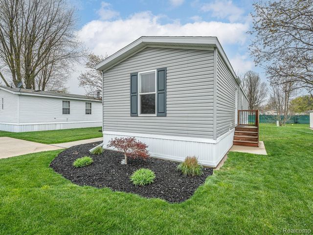 139 Menlo Park Dr, Van Buren Charter Township, MI 48111