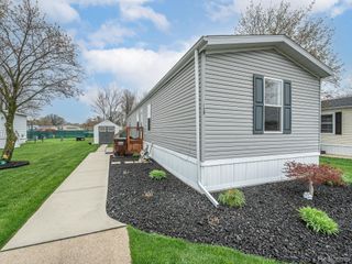 139 Menlo Park Dr, Van Buren Charter Township, MI 48111