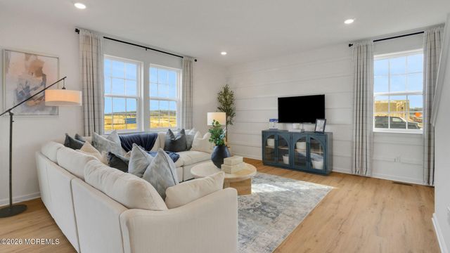 13 Dahlia Court, Bayville, NJ 08721