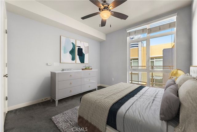 21301 Erwin Street 516, Woodland Hills, CA 91367