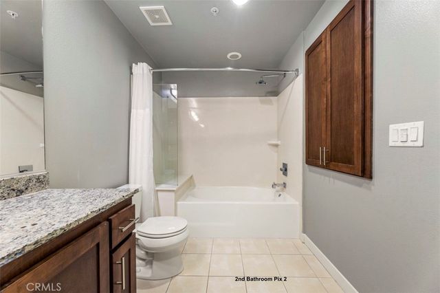 21301 Erwin Street 516, Woodland Hills, CA 91367