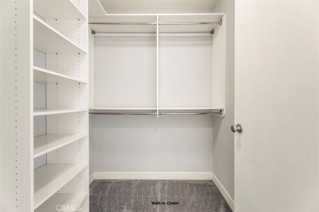 21301 Erwin Street 516, Woodland Hills, CA 91367