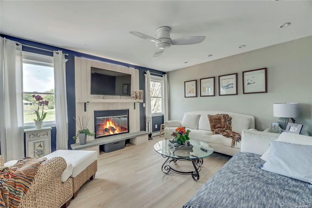 170 Vineyard Way, Aquebogue, NY 11931