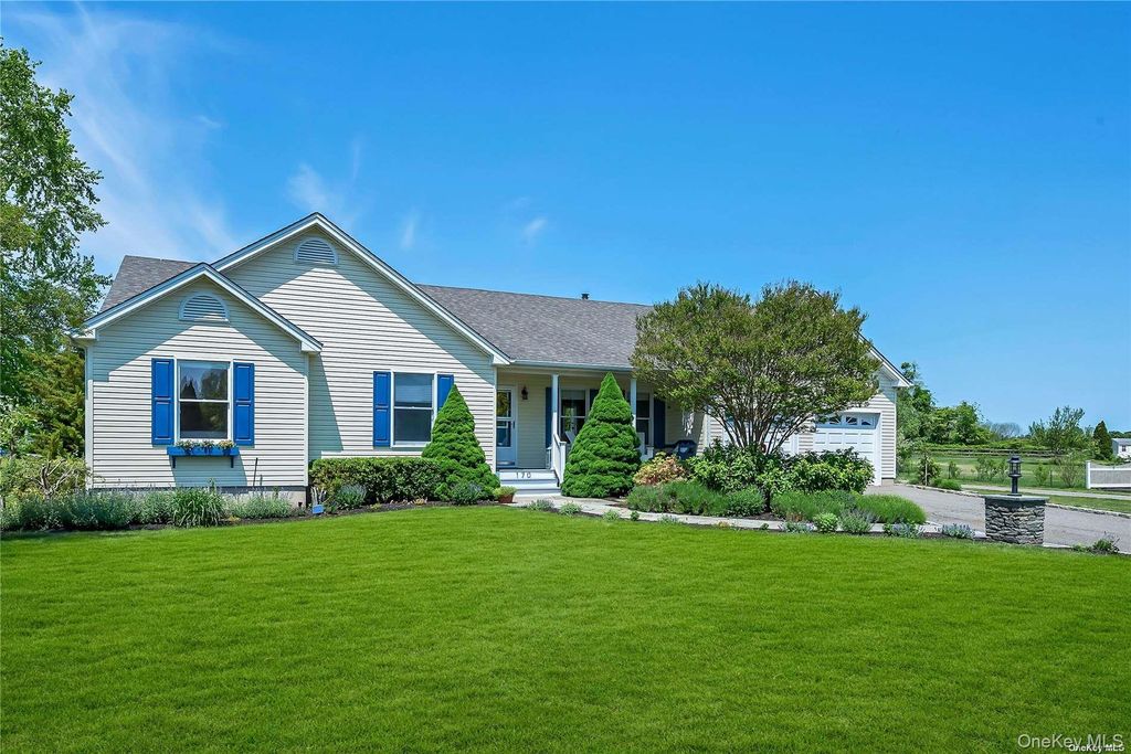 170 Vineyard Way, Aquebogue, NY 11931
