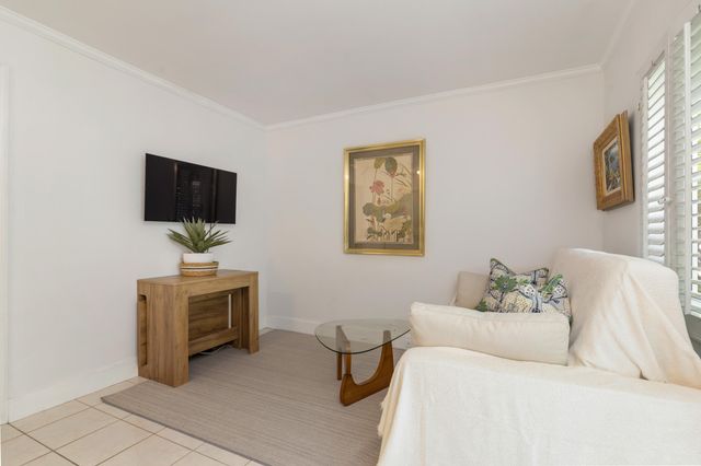 155 Peruvian Avenue Back Cottage, Palm Beach, FL 33480