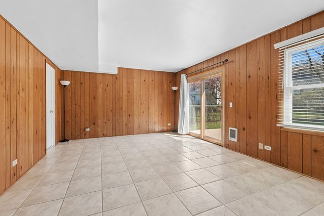 917 Shambliss Lane, Buffalo Grove, IL 60089