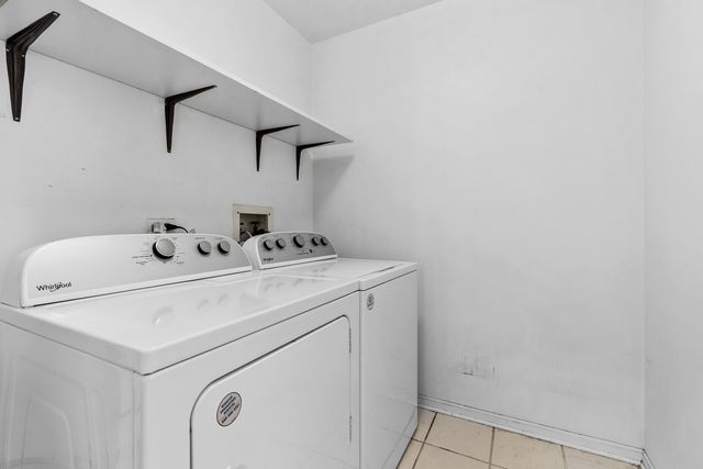 917 Shambliss Lane, Buffalo Grove, IL 60089