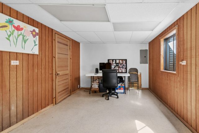 917 Shambliss Lane, Buffalo Grove, IL 60089