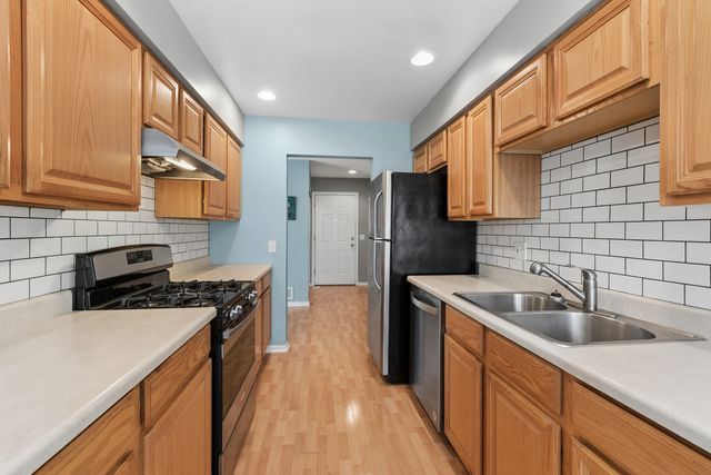 917 Shambliss Lane, Buffalo Grove, IL 60089