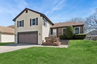 917 Shambliss Lane, Buffalo Grove, IL 60089
