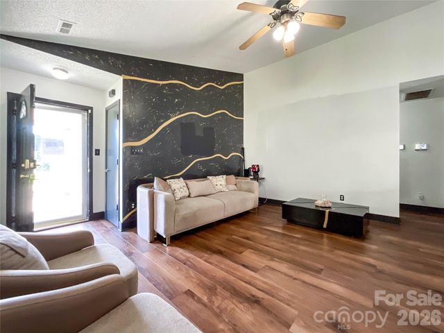 12151 Stewarts Crossing Drive, Charlotte, NC 28215