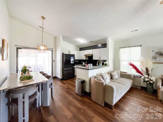 12151 Stewarts Crossing Drive, Charlotte, NC 28215