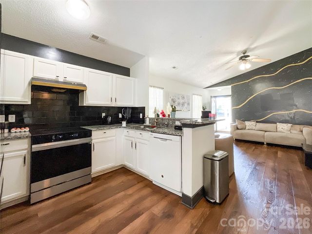12151 Stewarts Crossing Drive, Charlotte, NC 28215
