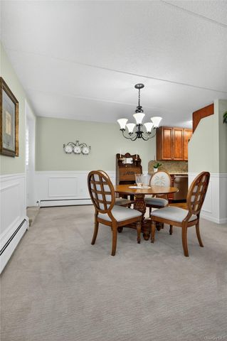 135 Post Avenue 3F, Westbury, NY 11590