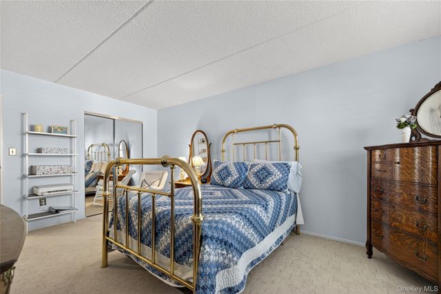 135 Post Avenue 3F, Westbury, NY 11590