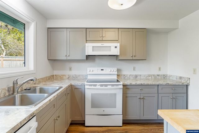 4561 Pullman Ct SE, Salem, OR 97302