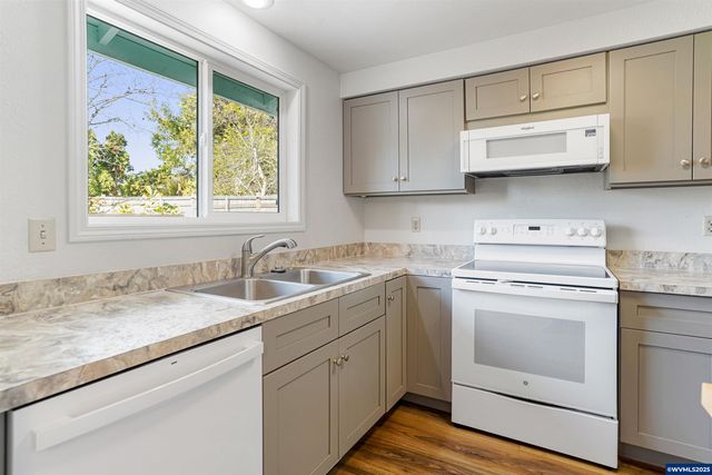 4561 Pullman Ct SE, Salem, OR 97302