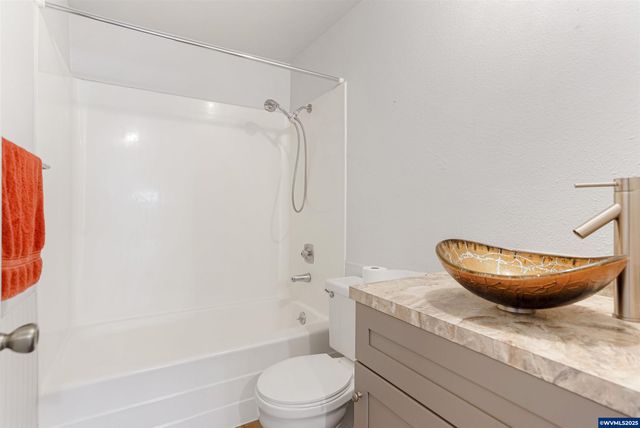 4561 Pullman Ct SE, Salem, OR 97302