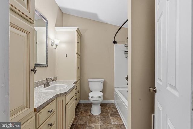 15 ELMHURST PL, Wilmington, DE 19804