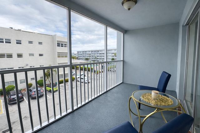 215 SE 3RD Avenue 306D, Hallandale Beach, FL 33009