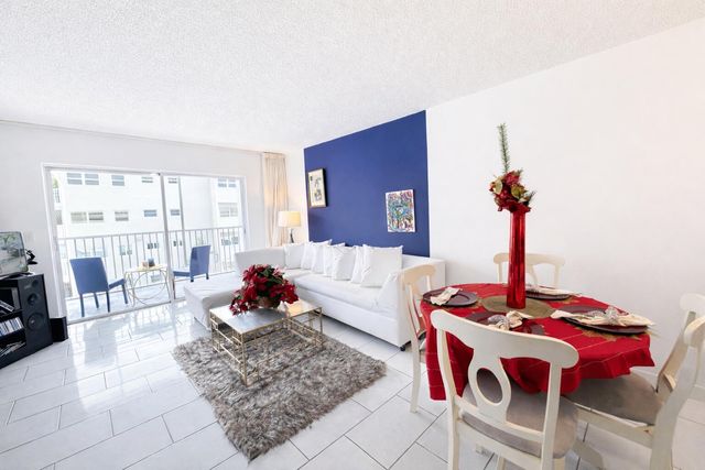 215 SE 3RD Avenue 306D, Hallandale Beach, FL 33009
