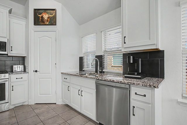1004 Deer Ridge Drive, Crowley, TX 76036
