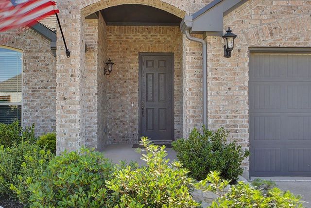 1004 Deer Ridge Drive, Crowley, TX 76036