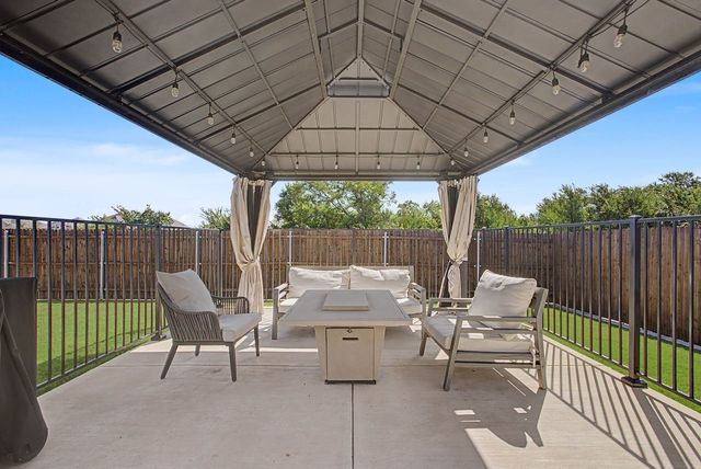 1004 Deer Ridge Drive, Crowley, TX 76036