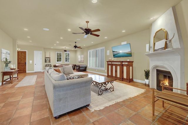 1745 Lakeside DR W, Canyon Lake, TX 78133