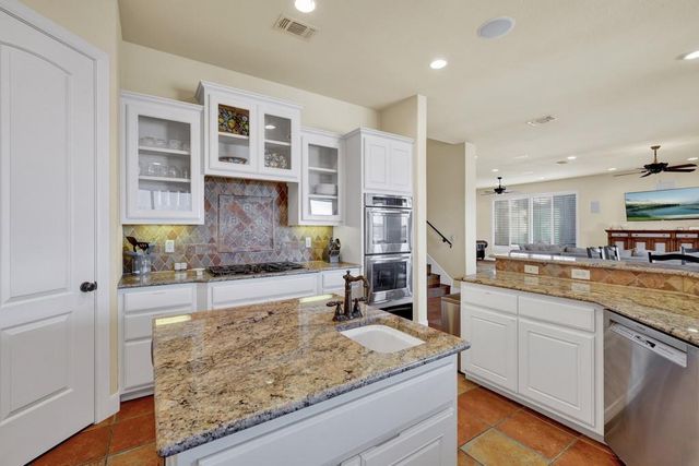 1745 Lakeside DR W, Canyon Lake, TX 78133