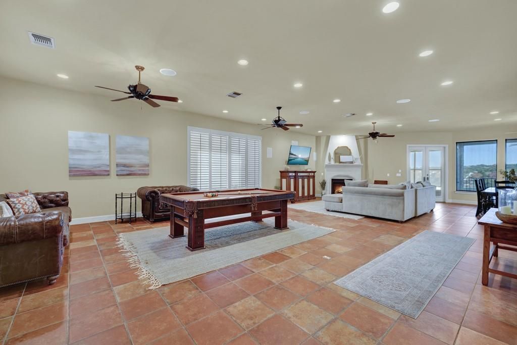 1745 Lakeside DR W, Canyon Lake, TX 78133