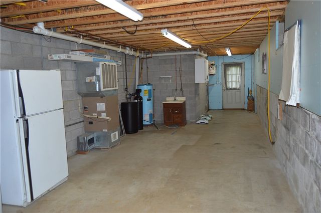 3244 Maple Ln, Jamestown, PA 16134