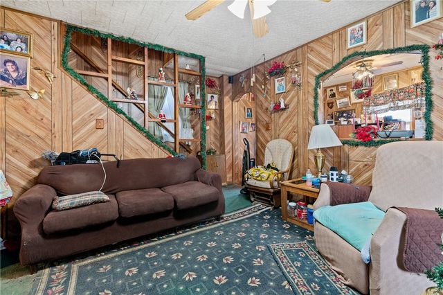 212 Bessemer Ave, Twp Of But Sw, PA 16045