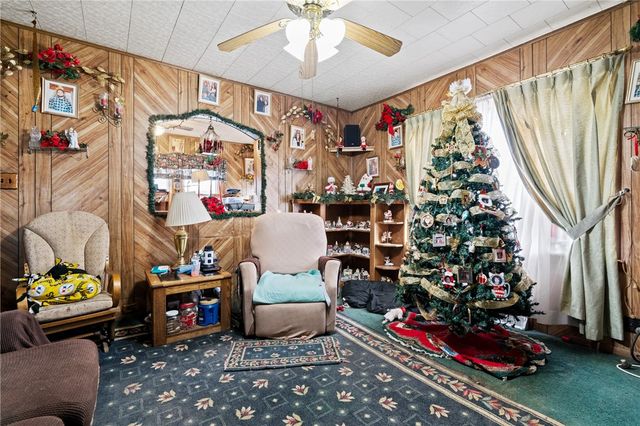 212 Bessemer Ave, Twp Of But Sw, PA 16045