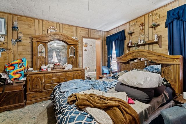 212 Bessemer Ave, Twp Of But Sw, PA 16045