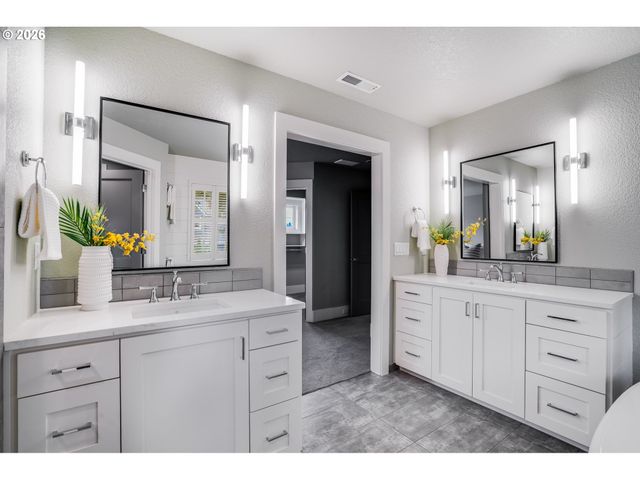 210 NORTHSHORE Rd, Lake Oswego, OR 97034