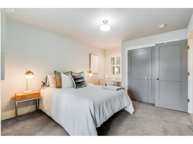 210 NORTHSHORE Rd, Lake Oswego, OR 97034
