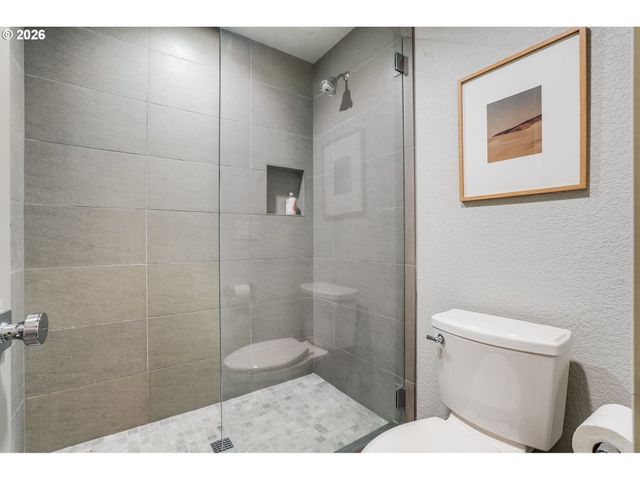 210 NORTHSHORE Rd, Lake Oswego, OR 97034