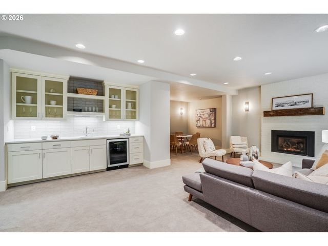 210 NORTHSHORE Rd, Lake Oswego, OR 97034