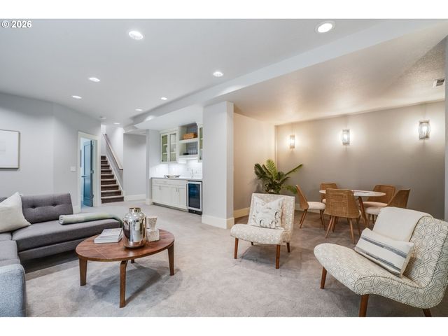 210 NORTHSHORE Rd, Lake Oswego, OR 97034