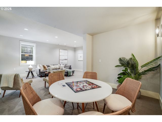 210 NORTHSHORE Rd, Lake Oswego, OR 97034