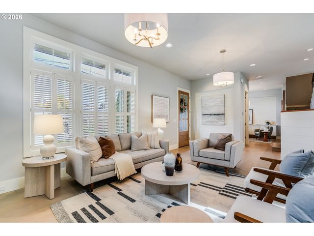 210 NORTHSHORE Rd, Lake Oswego, OR 97034