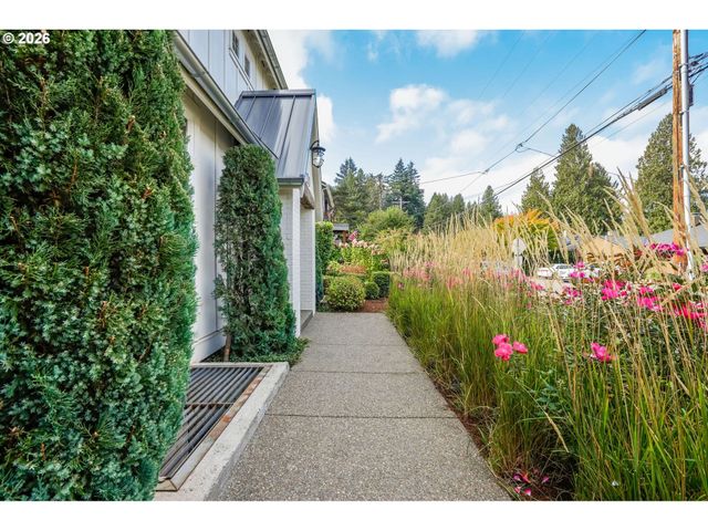 210 NORTHSHORE Rd, Lake Oswego, OR 97034