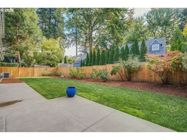 210 NORTHSHORE Rd, Lake Oswego, OR 97034