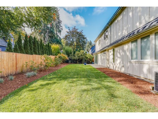 210 NORTHSHORE Rd, Lake Oswego, OR 97034