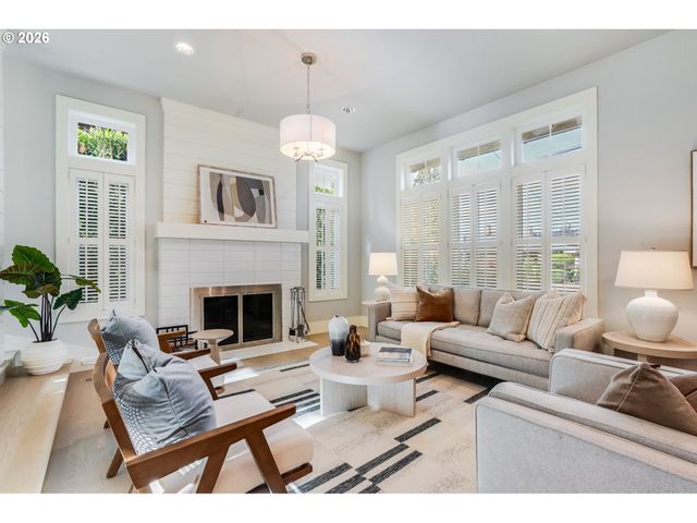210 NORTHSHORE Rd, Lake Oswego, OR 97034