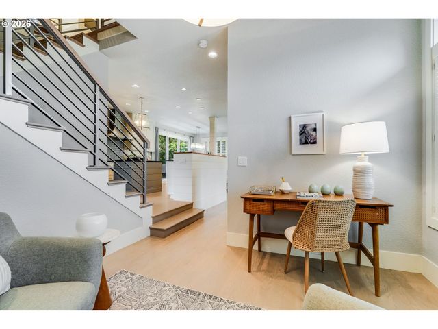 210 NORTHSHORE Rd, Lake Oswego, OR 97034