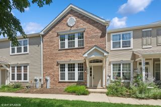 133 Springbrook Trail South, Oswego, IL 60543